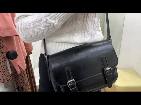 ❤️ فِيٽنگ روم ۾ ڊِلڊو سان نوجوان ڪچي FeralBerry جي عوامي مشت زني ️❌ سپر جنسي تي sd.xxxdl.ru